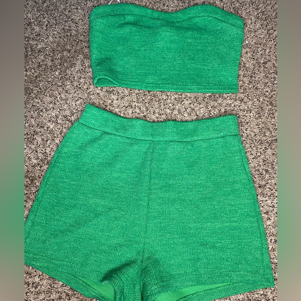 Crop top and short in green perfect